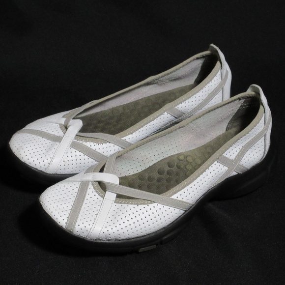 clarks white flats